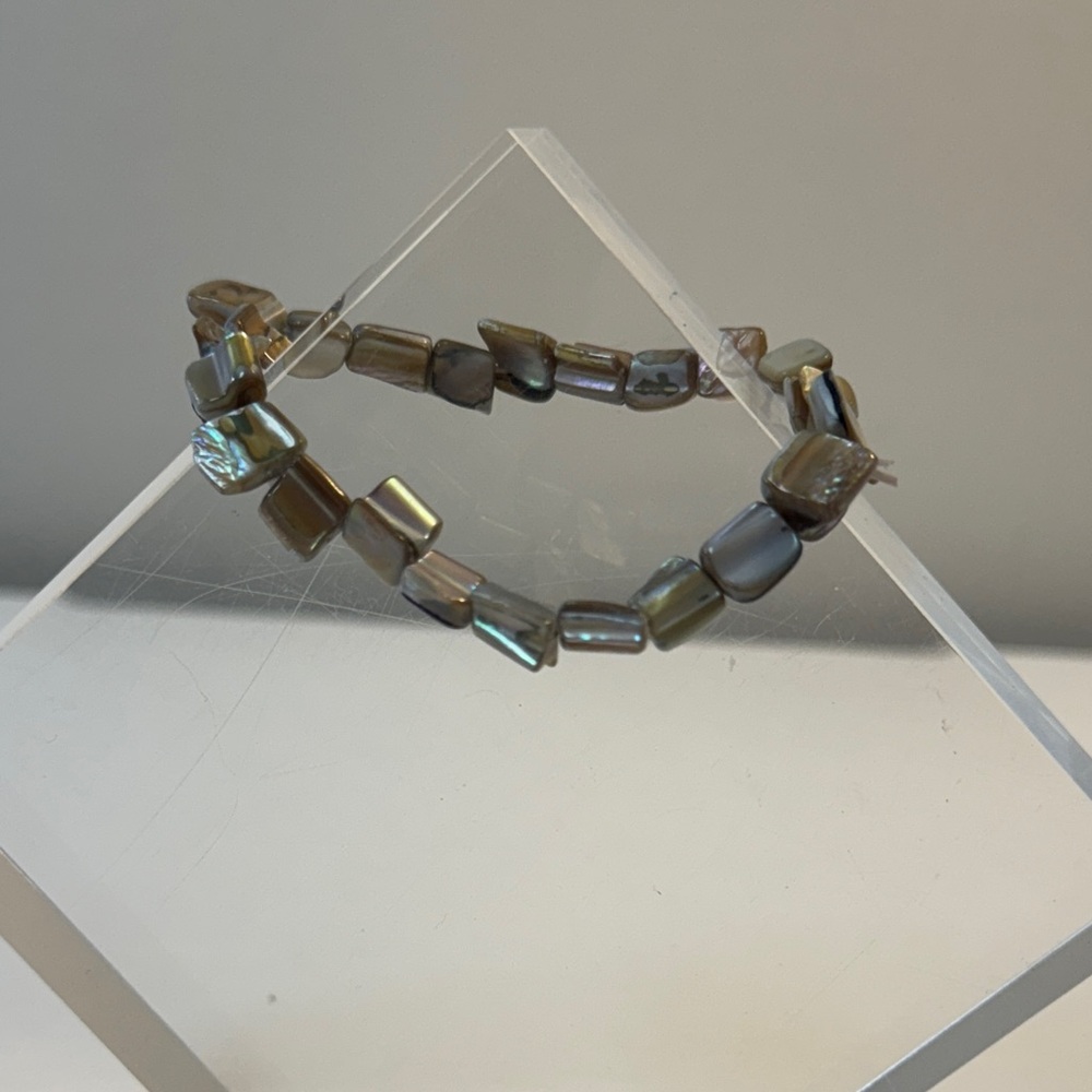 Shell stretchy bracelet - Picture 1 of 3